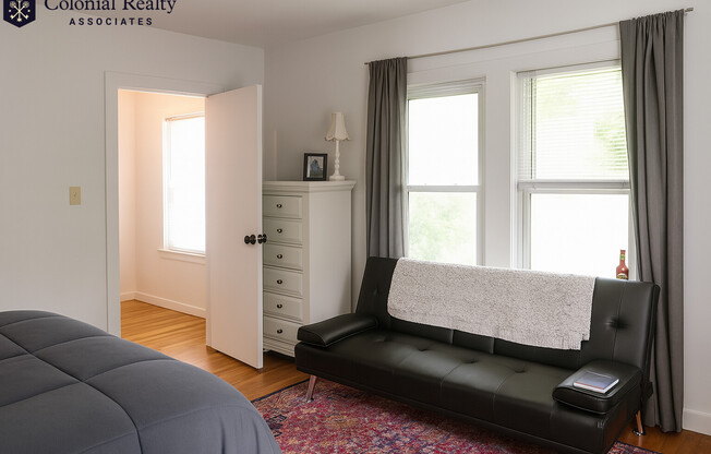 5 OAKLAND PL