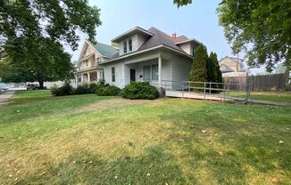 904 W Spofford
