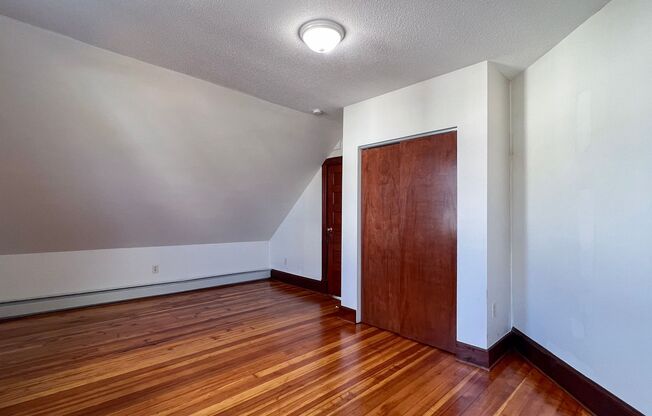 3 beds, 1 bath, $1,750, Unit 3rd Fl