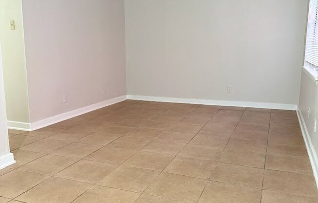 2 beds, 1 bath, 750 sqft, $1,100, Unit K705 - 307 - 106