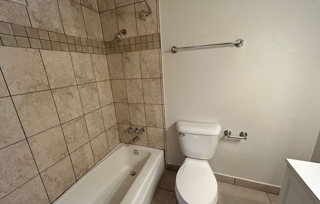 1 bed, 1 bath, $995, Unit 250
