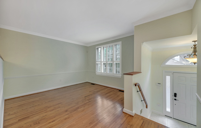 1427 MCLEAN MEWS CT