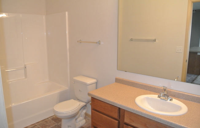 2 beds, 2 baths, $1,025, Unit 208