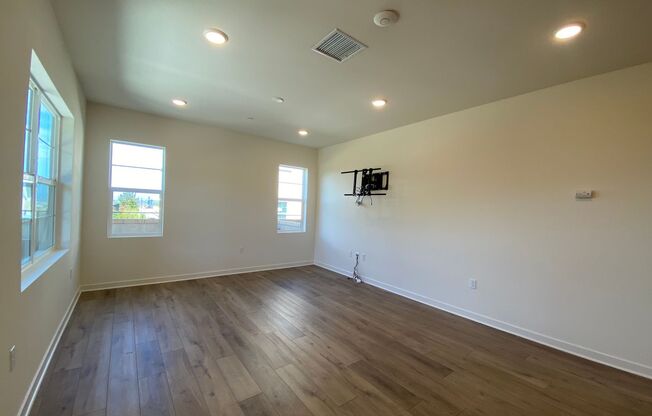 3 bedroom 2.5 home with Canyon view in San Marcos!