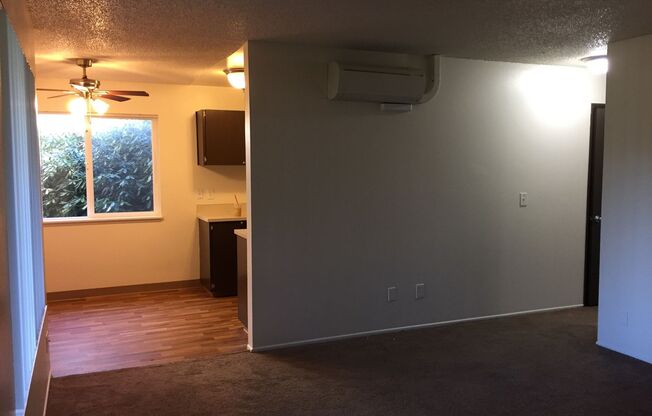 2 beds, 1 bath, 980 sqft, $1,200, Unit 13