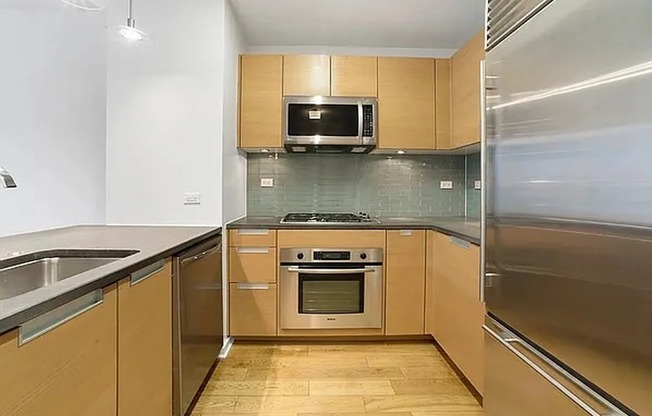 1 bed, 1 bath, 700 sqft, $5,250, Unit 5G