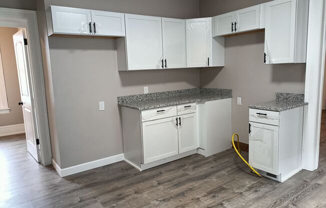 2 beds, 1 bath, $895, Unit lower 3527