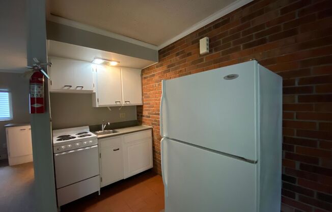 1 bed, 1 bath, 458 sqft, $800, Unit Apt. 8