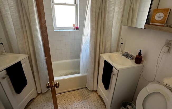 1 bed, 1 bath, $3,200, Unit 304