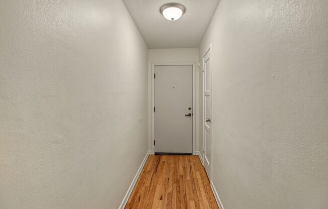 2 beds, 1 bath, 792 sqft, $1,895, Unit A212