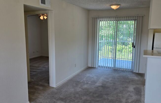 1 bed, 1 bath, 709 sqft, $830, Unit PG 1733