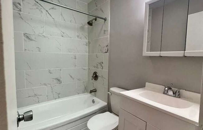 1 bed, 1 bath, 750 sqft, $1,825, Unit Apt 2J