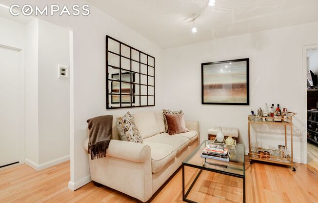 61 W 62 ST