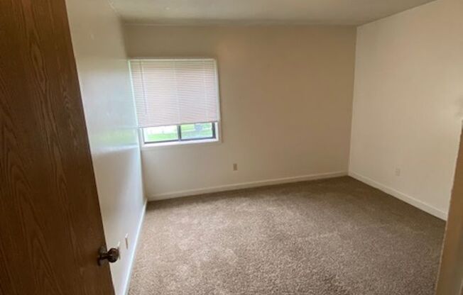 2 beds, 1 bath, 680 sqft, $695, Unit 1116B