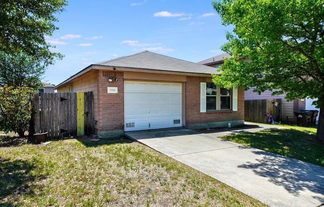 Charming 3-Bedroom Home in Miller Ranch, Converse! - Realtor Commission: $350