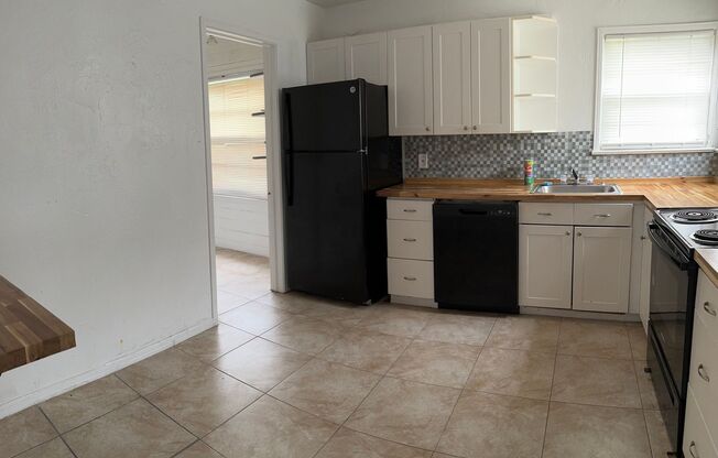 3 beds, 1 bath, $1,800