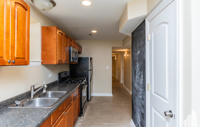 1124 W Roscoe St, Chicago IL 1