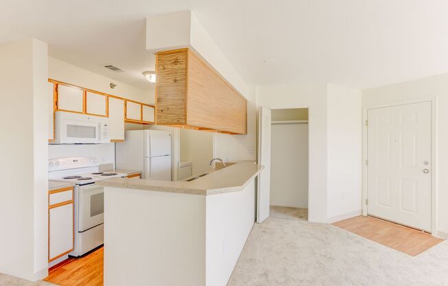2 beds, 1 bath, 824 sqft, $1,775, Unit 13-306