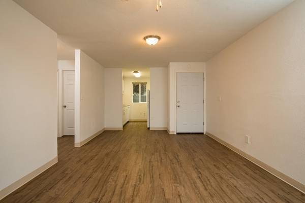 2 beds, 1 bath, 760 sqft, $1,625, Unit 22