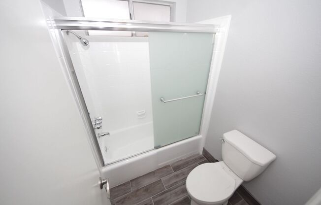 1 bed, 1 bath, $2,295, Unit 33-115
