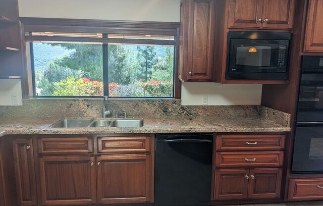 Luxury 5 Bedroom Home in Palo Verde Ranch
