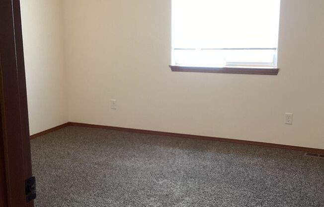 3 beds, 2 baths, 1,482 sqft, $1,795, Unit 25-12305