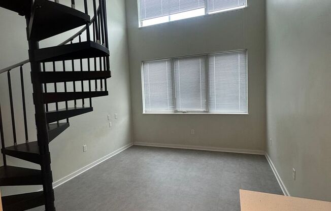 1 bed, 1 bath, 288 sqft, $875, Unit 112