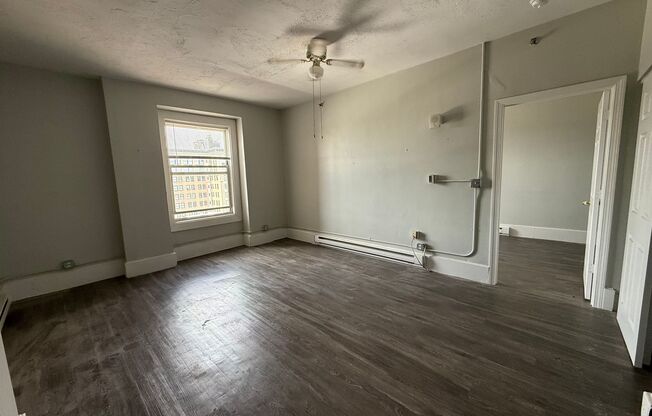 1 bed, 1 bath, 445 sqft, $1,675, Unit 928