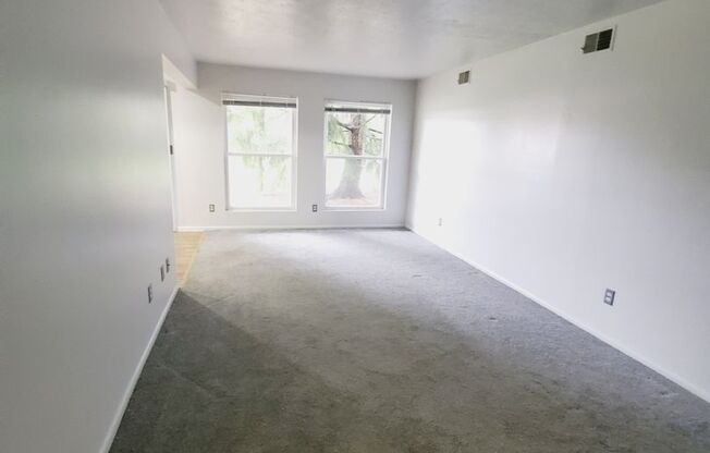 2 beds, 1 bath, 956 sqft, $1,050, Unit 3713-2A