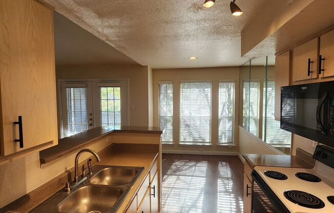 1 bed, 1 bath, 660 sqft, $1,325, Unit 612-u