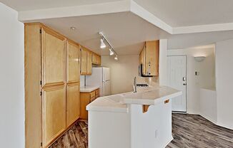 Spacious 2-Bedroom, 2-Bathroom Condo for Rent – Scripps Highlands
