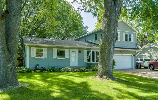 Nice Updated 3br/3ba In Wayzata (1 car garage)