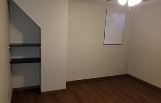 3 beds, 1 bath, 1,200 sqft, $875, Unit 01