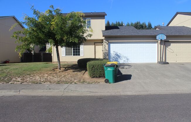 3 br, 2.5 ba home in quiet Scappoose neighborhood