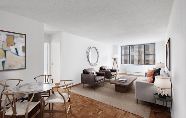 1 bed, 1 bath, 656 sqft, $4,350, Unit J03