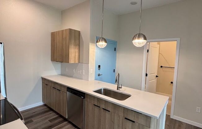 2 beds, 2 baths, 720 sqft, $1,899, Unit 820 #312