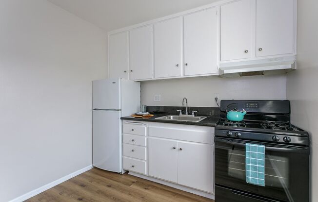 Studio, 1 bath, 444 sqft, $1,525, Unit 30