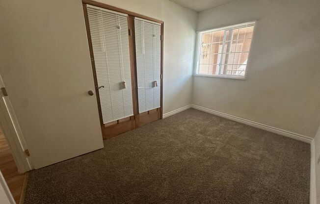 2 beds, 1 bath, 500 sqft, $2,000, Unit 210