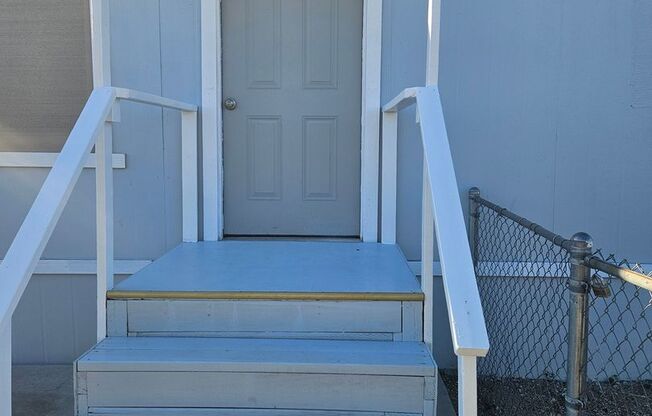 2 Bed 1 Bath Fenced Mobile