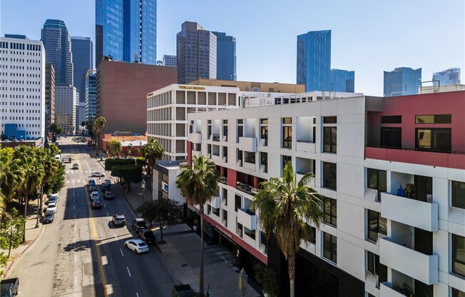 3 beds, 2 baths, 1,610 sqft, $8,000, Unit 612