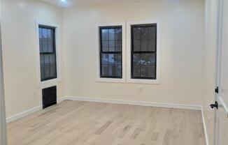 1144 E 37 ST