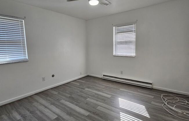 2 beds, 1 bath, $1,100, Unit 3111 Dunway St Unit A