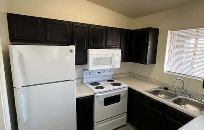 2 beds, 2 baths, 1,000 sqft, $1,195, Unit 201