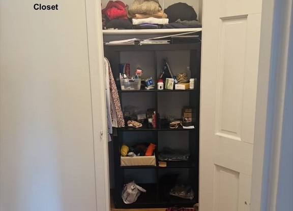 1 bed, 1 bath, 988 sqft, $3,300, Unit 4J