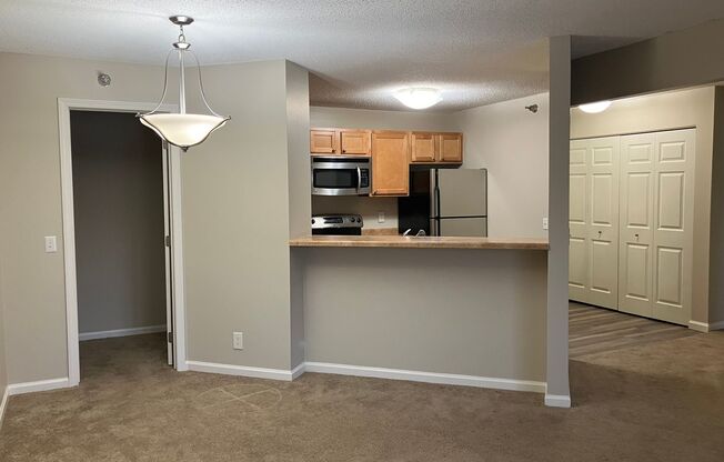 2 beds, 2 baths, 1,005 sqft, $1,725, Unit 6125107NR-2