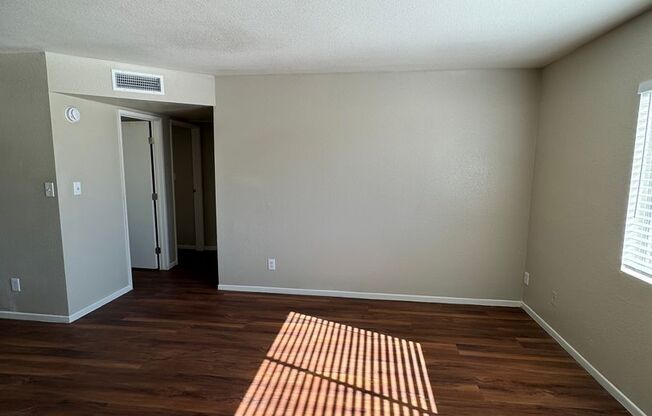 2 beds, 2 baths, 900 sqft, $1,395, Unit 04