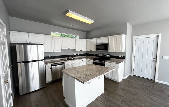 3 Bedroom Beaverton Home with A/C!
