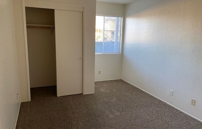 2 beds, 1 bath, $1,050