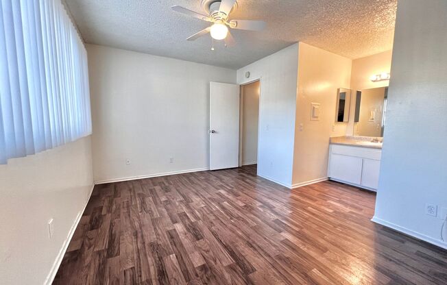 1 bed, 1 bath, $1,295, Unit 106