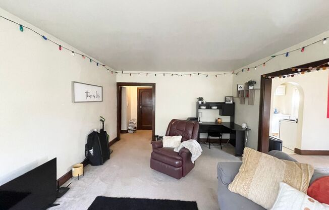 1 bed, 1 bath, $1,015, Unit 7